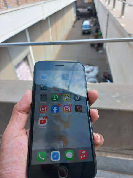 I phone 7 plus pta approved 32GB 4