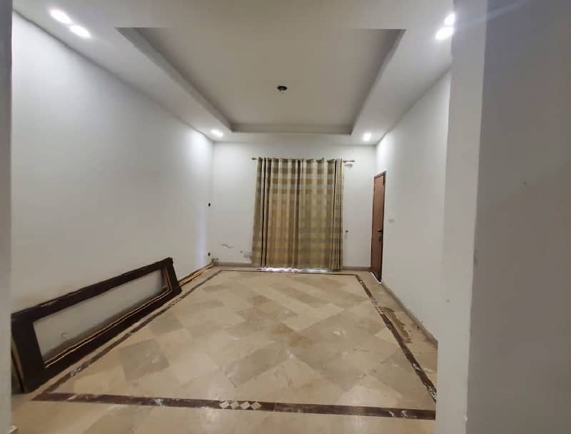 10 Marla House For Sale In DHA Phase 1,Block P, Reasonable Price And Suitable Location Pakistan Punjab Lahore. 4