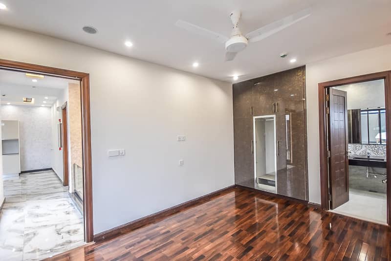 One Kanal Owner Built Luxury Upper Portion Available For Rent Near Park 12