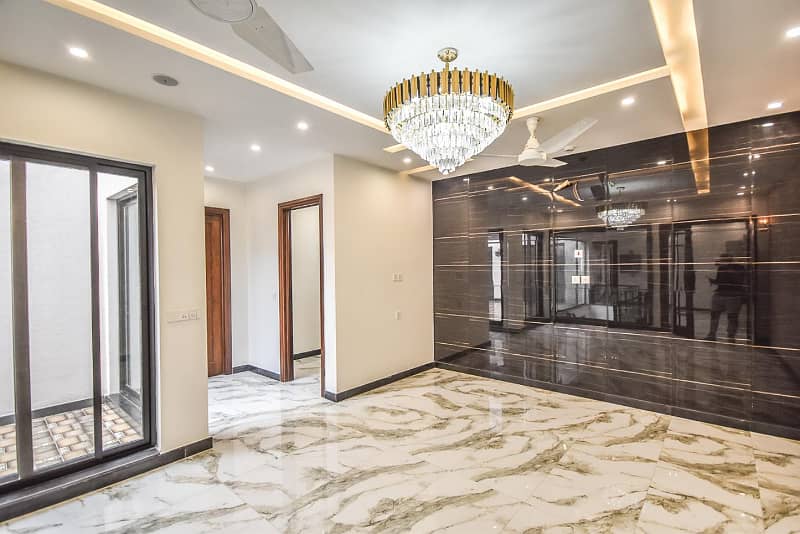 One Kanal Owner Built Luxury Upper Portion Available For Rent Near Park 15