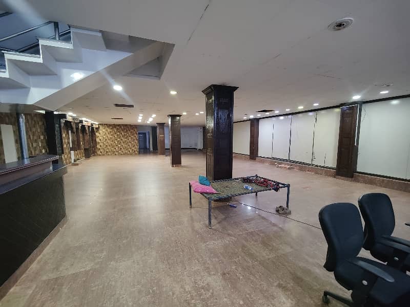 12000sqft STRAIGHT SINGLE HALL FOR RENT, 6 WASHROOMS 0