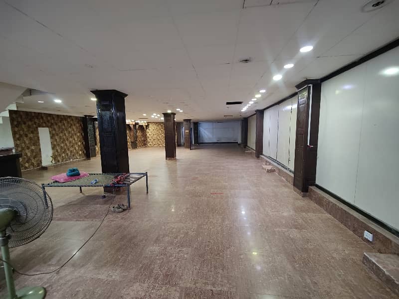 12000sqft STRAIGHT SINGLE HALL FOR RENT, 6 WASHROOMS 3