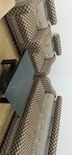 Sofa set 5 seater with glass table