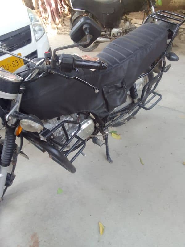 Suzuki 150gs se 5