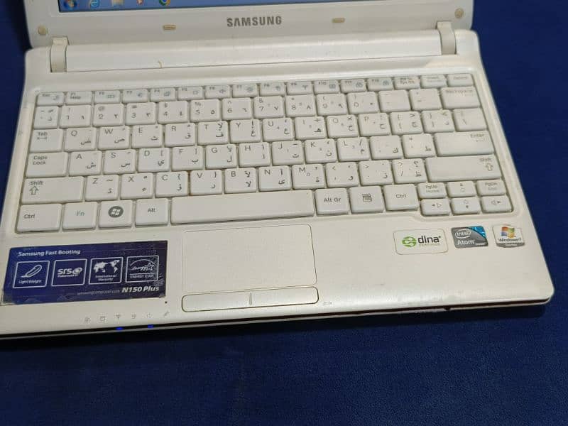 Samsung Laptop N150 plus intel Atom inside 4