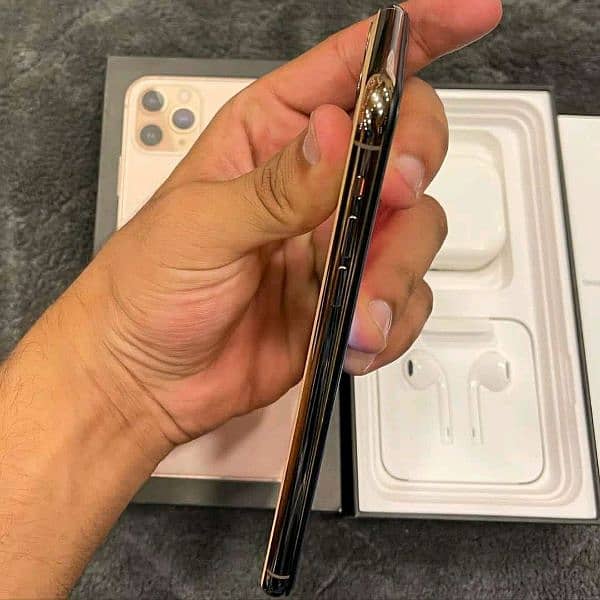 iPhone 11 pro max PTA Approved 03409540439Watsapp 1