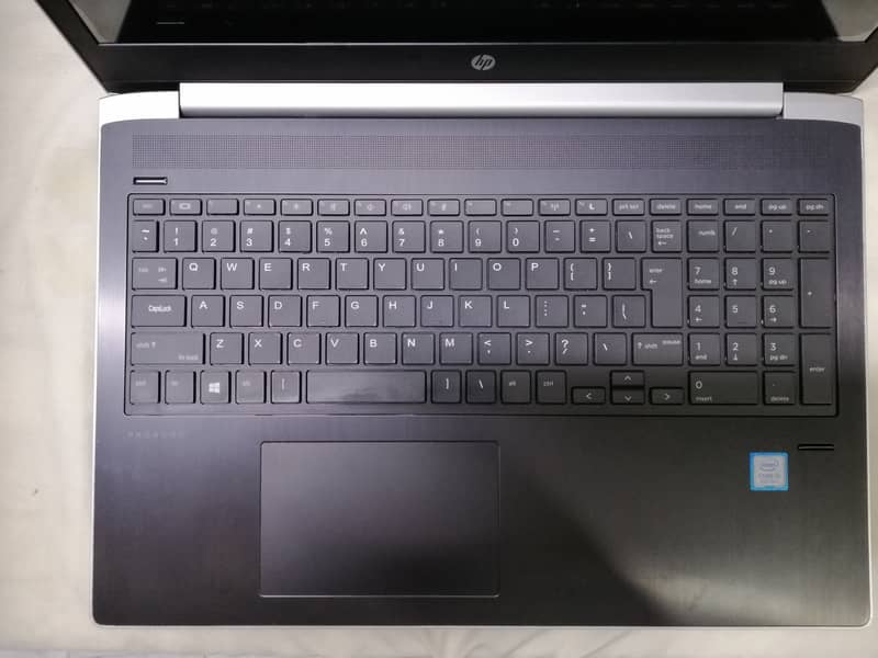 Hp probook 450 G5 8gb ram 256GB ssd N. V. M. E 13