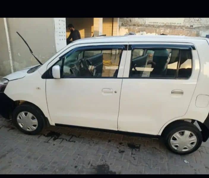 Suzuki Wagon R 2017 9