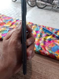 oppo f17pro. 8 ram 128 momary