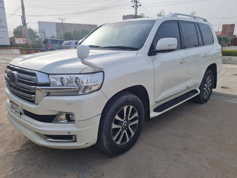 Toyota Land Cruiser 2018 1