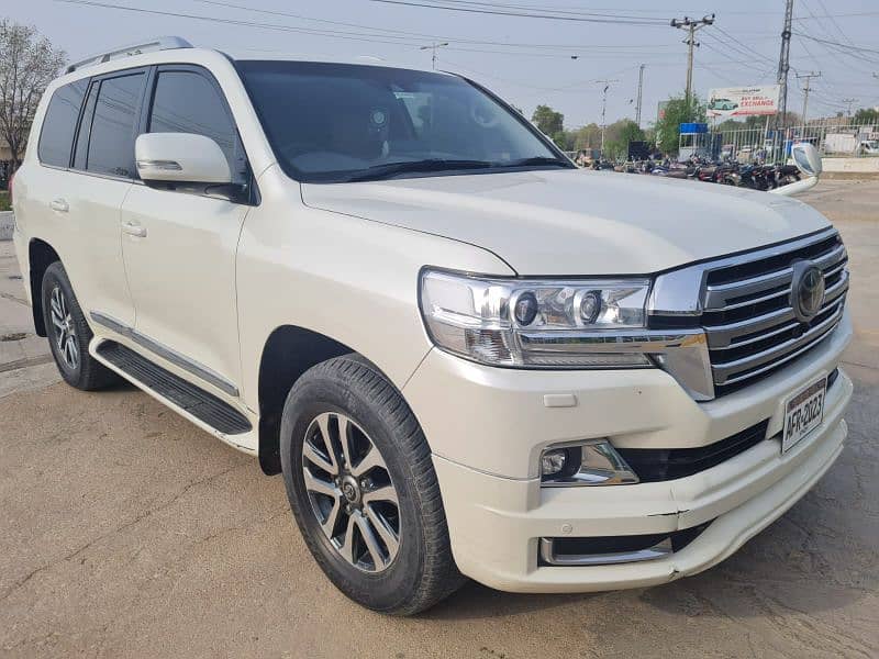 Toyota Land Cruiser 2018 3