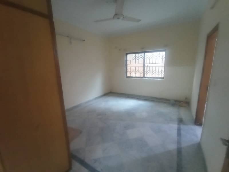 1 kanal tripple storey house for sale 8