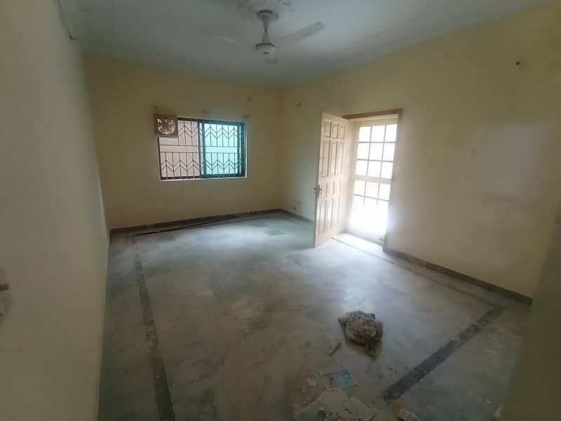 1 kanal tripple storey house for sale 10