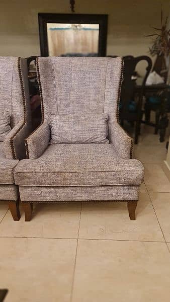 room chair,wing chairs,coffeetable,bigchairs,comfychairs 6