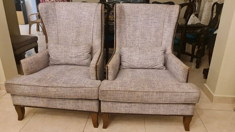 room chair,wing chairs,coffeetable,bigchairs,comfychairs 7