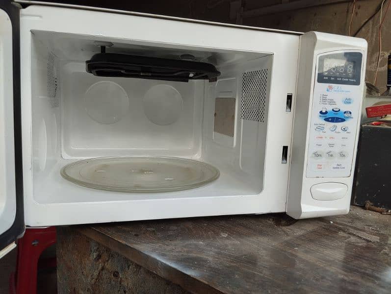 Dawlance microwave and grill oven 1