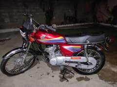 Honda 125 2011 Model 10/10 Condition Whtsapp 03275655362