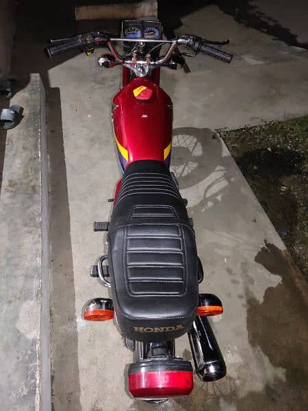 Honda 125 2011 Model 10/10 Condition Whtsapp 03275655362 3