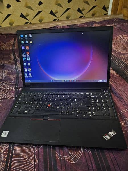 Lenovo thinkpad 8-256 9.5/10 core i5 1