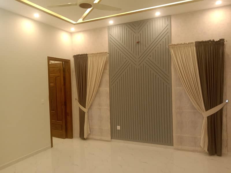 10 Marla Upper Lock Portion For Rent Hot Location Sector C Bahria Town Lahore 5