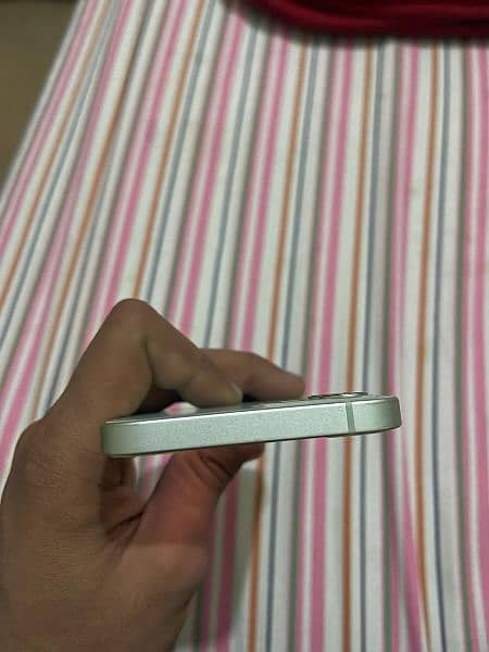 IPhone 12   64gb with box 3