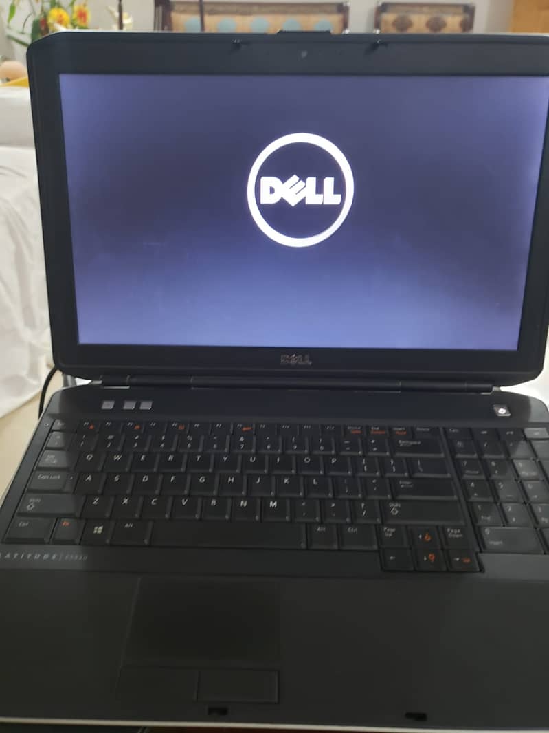 Dell Lattitue (Its selling for urgent,still used) 1