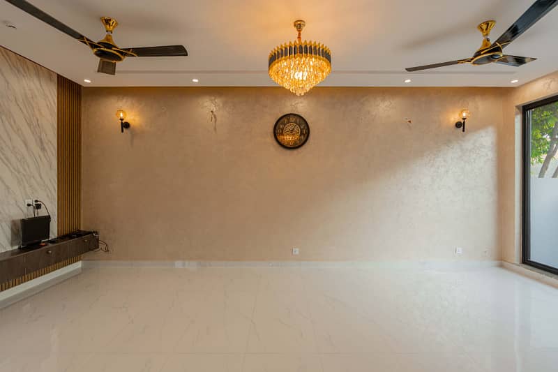 Ultra Luxury Modern Alivated 5 Marla House in DHA 9 Town For Rent. 15