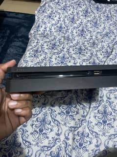 PS4 slim with two controllers