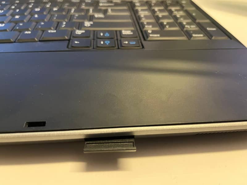 Dell Lettitude E 6540 (2GB dedicated amd GPU) 7