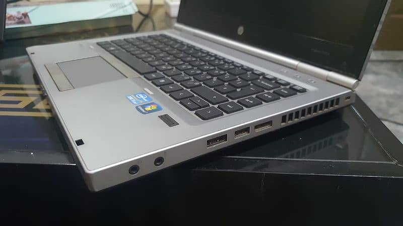 HP Elitebook 8460 Core i5. 3