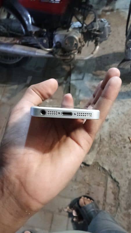 Iphone SE first generation Non pta 3