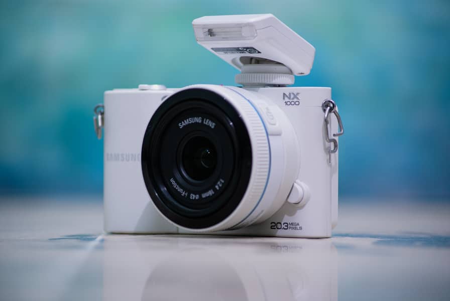 Capture Stunning Shot with the Perfect Pair: Samsung Mirrorless NX1000 2