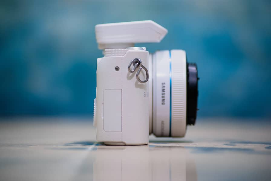 Capture Stunning Shot with the Perfect Pair: Samsung Mirrorless NX1000 3