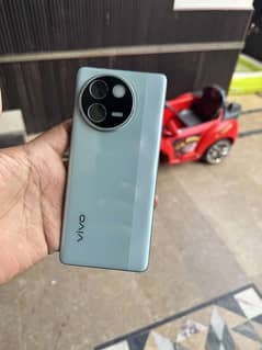 Vivo V30e 8GB 265GB