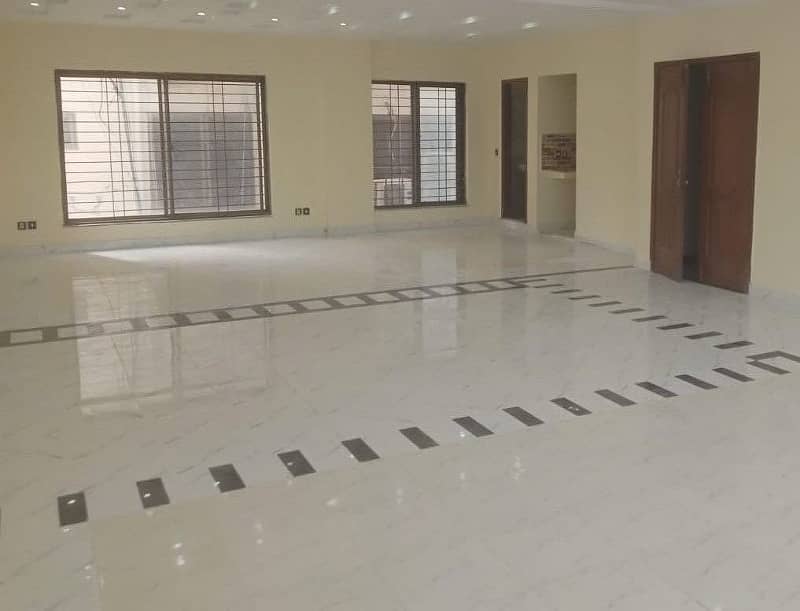 4 MRALA 2ND FLOOR HALL AVAILBLE FOR RENT ON MAIN BOLEVED 0