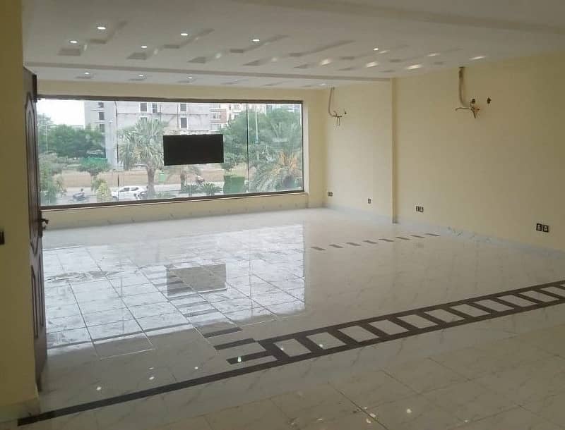 4 MRALA 2ND FLOOR HALL AVAILBLE FOR RENT ON MAIN BOLEVED 7