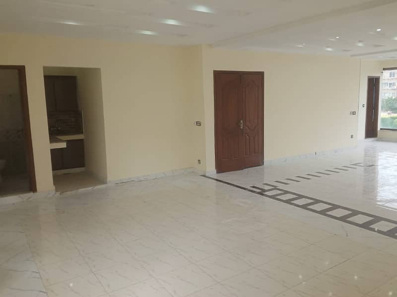 4 MRALA 2ND FLOOR HALL AVAILBLE FOR RENT ON MAIN BOLEVED 14