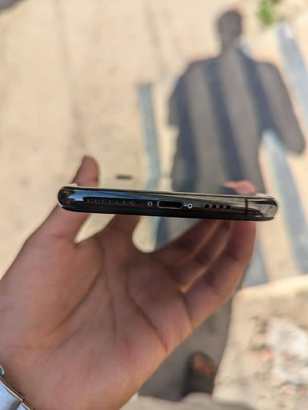 iphone Xs max for sale 64gb non jv 4