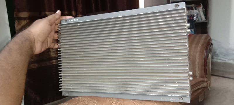 Caliber CA475 Plus 4-Channel Car Amplifier 1