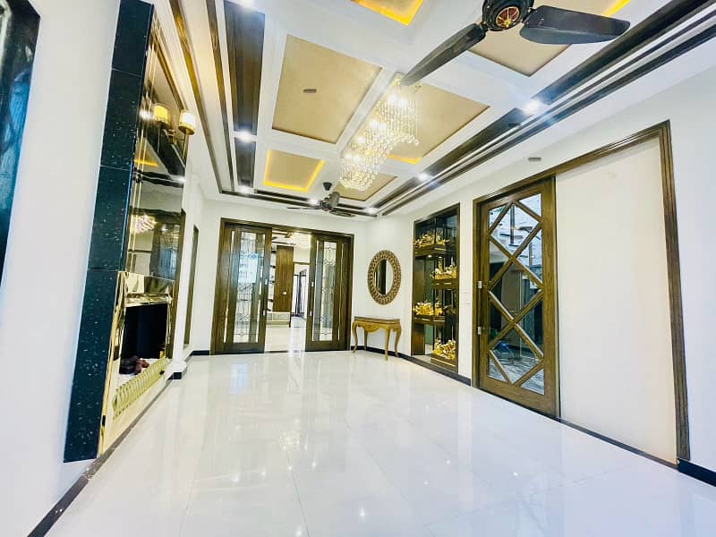 10 Marla modern House Available For Sale In Paragon City Lahore 20