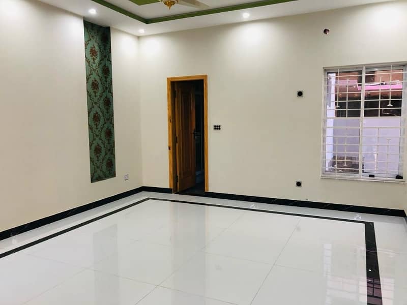 1 kanal full house for sale in Punjab society phase 2 11