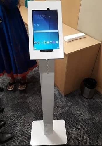 Digital Standee-Touch Kiosk-logitech Video Conference-Interactive Led 1