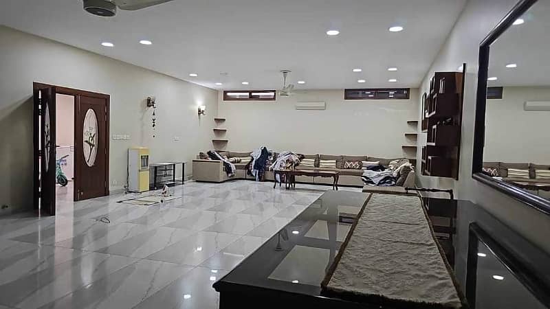 Chance Deal 800 Yards Bungalow For Sale With Basement 13