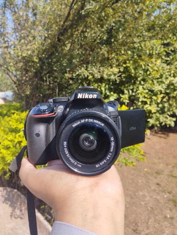 Nikon D5300 with kit lens 18-55 1