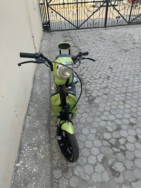 electric scootey , electric bike , electric rechargeable scooter 2