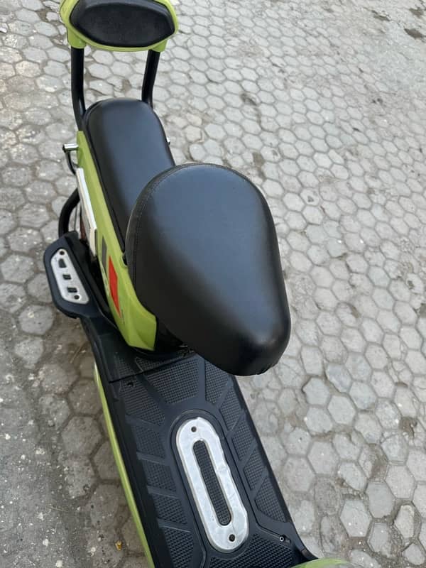 electric scootey , electric bike , electric rechargeable scooter 4