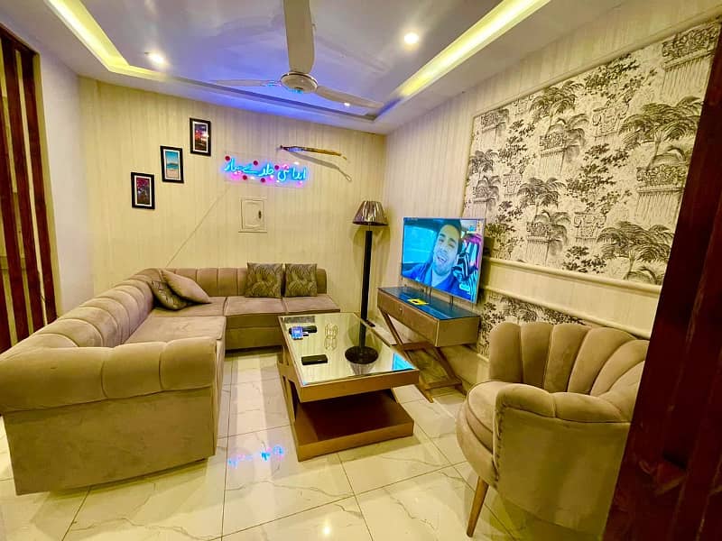 1 Bedroom VIP Full furnish flat per day available in Bahria town Lahore 5