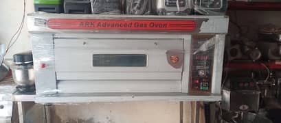 (Ark) Gas Oven with trolly, contact on my WhatsApp 03263603460