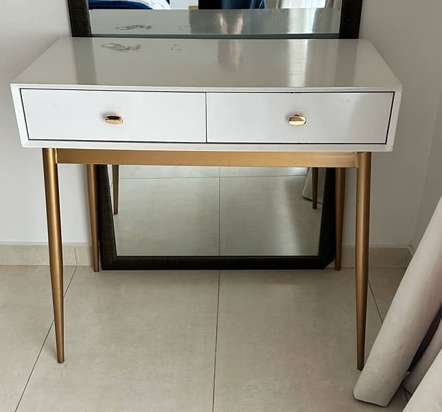 Dressing Table & 2 Bed Side Tables 0