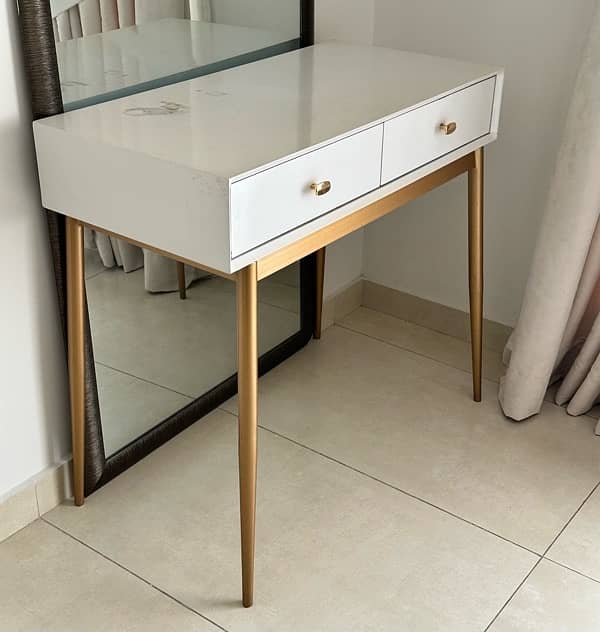 Dressing Table & 2 Bed Side Tables 1